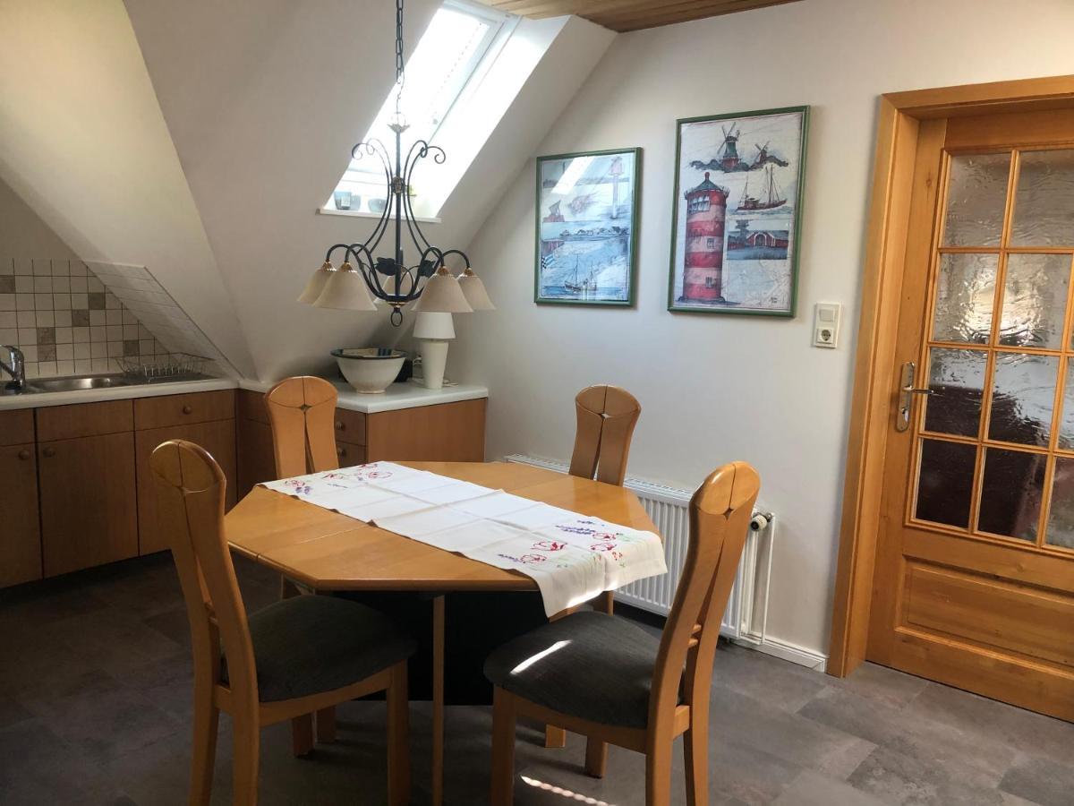 Wohlfuehlen In Gepflegter 70 Qm Oberwohnung Marienhafe Luaran gambar